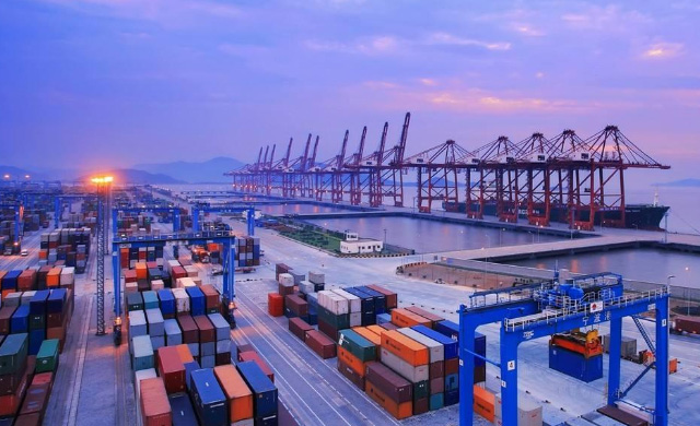 China’s Foreign Trade Thrives, Leading the Way in Global Economic Revival